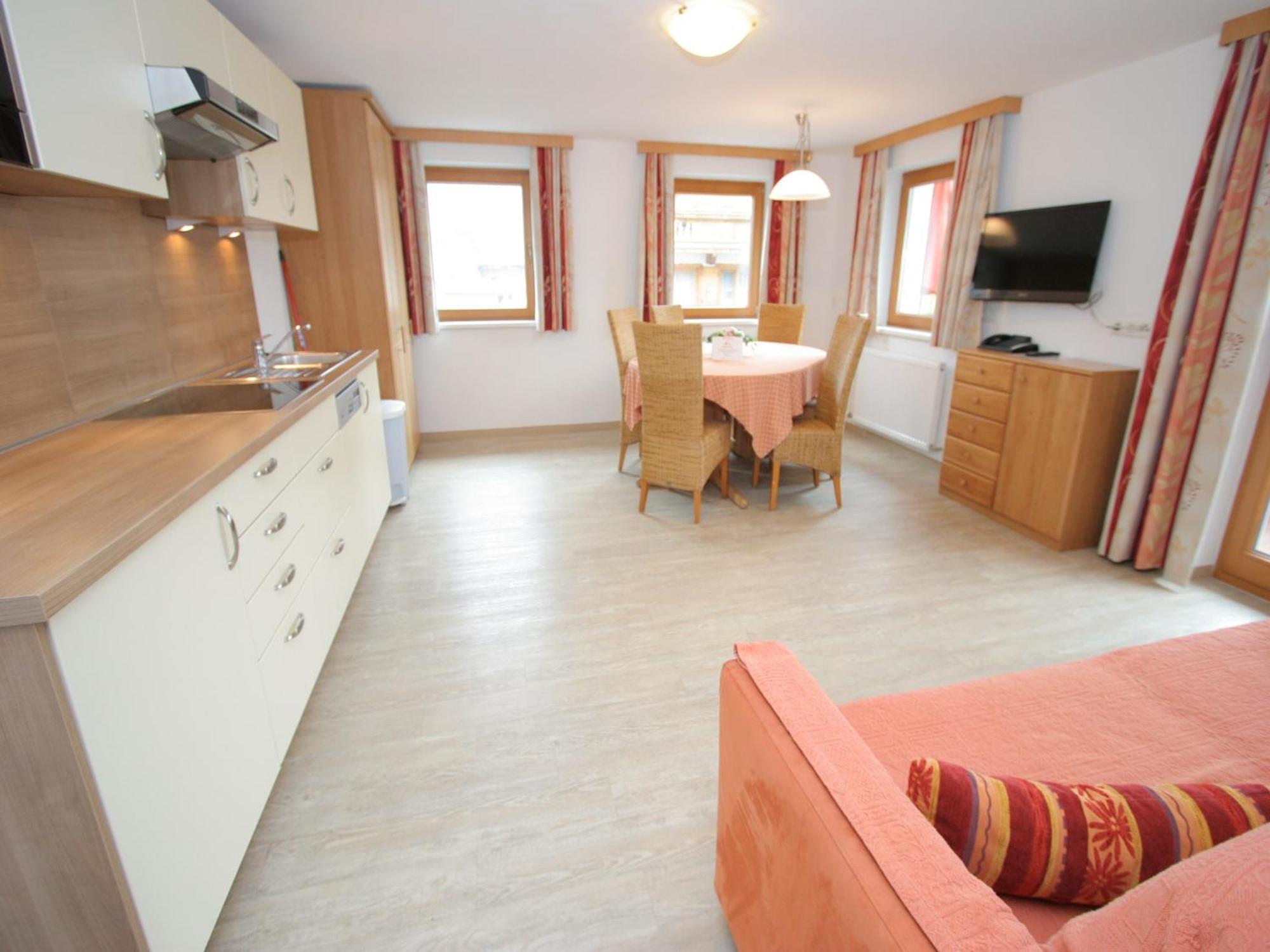 Spacious Apartment In Uderns Near Ski Area Dış mekan fotoğraf
